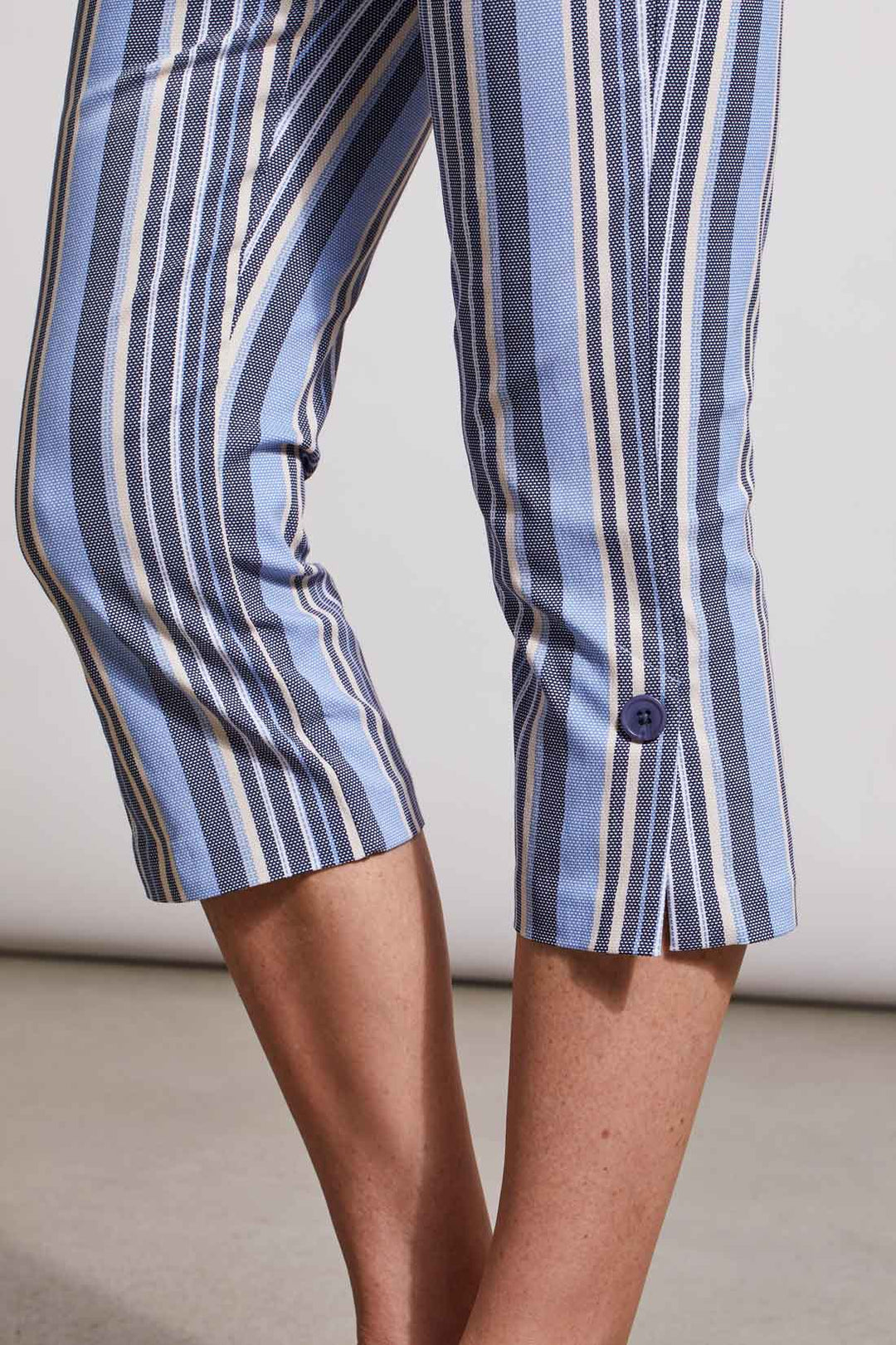 Pull On Capri With Hem Vent & Button