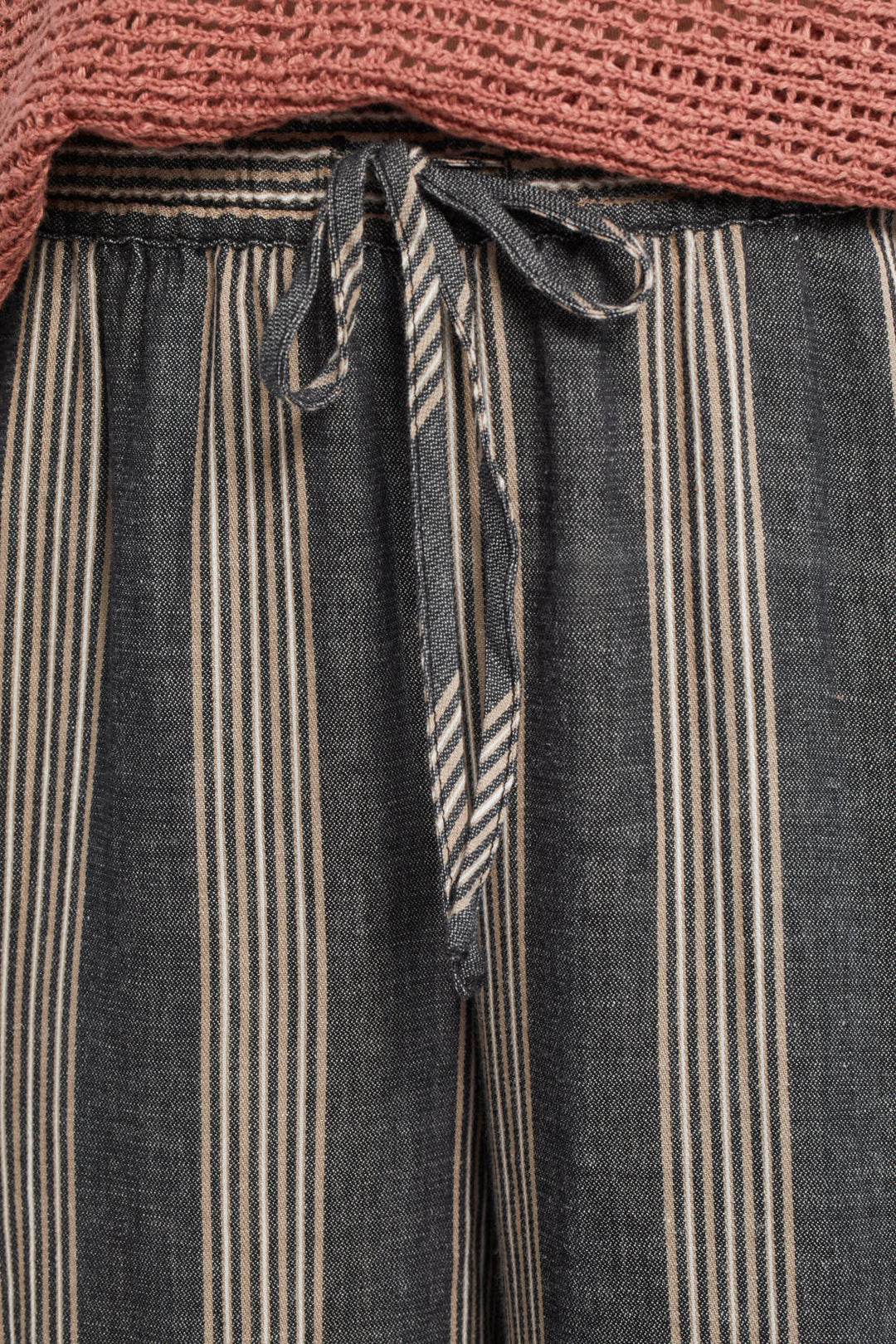 Pull-On Wide Leg Crop Pant