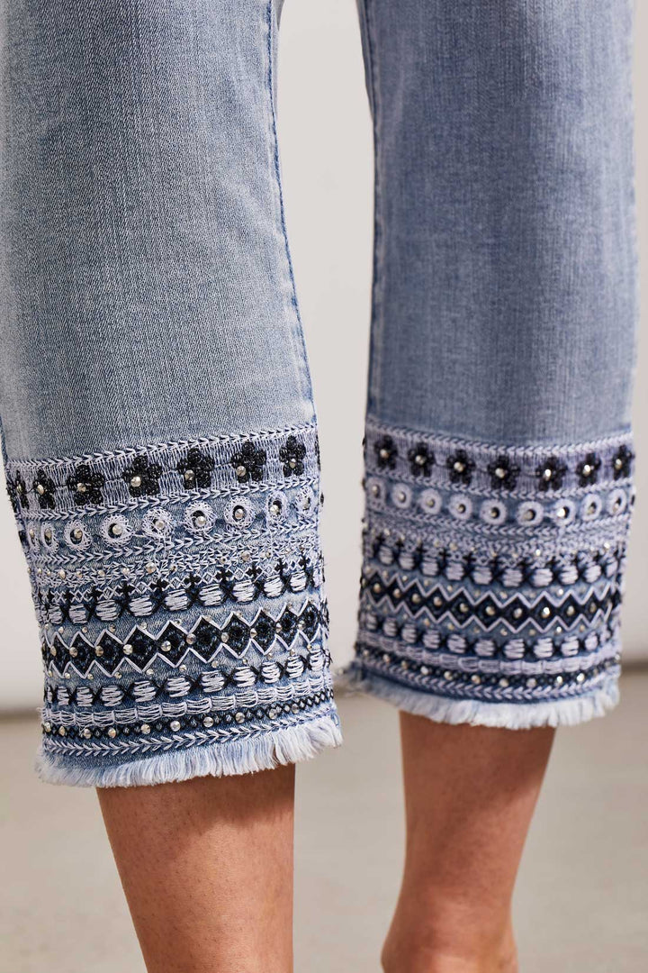 Slim Denim Crop With Embroid Hem