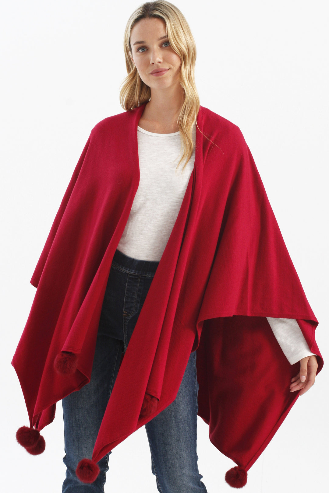 Pom Pom One Size Poncho - Modella Lifestyle
